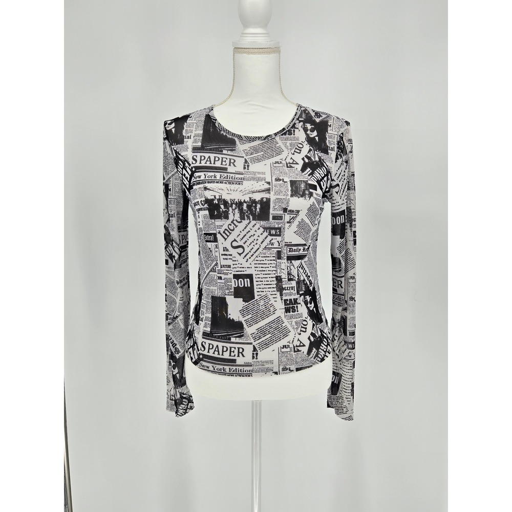 No Boundaries Womens Newspaper Print Mesh Long Sleeve Top White Black Size M 7-9